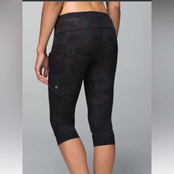 Lululemon Run For Fun Crop *Full-On Luxtreme camo 8 - Picture 2 of 11